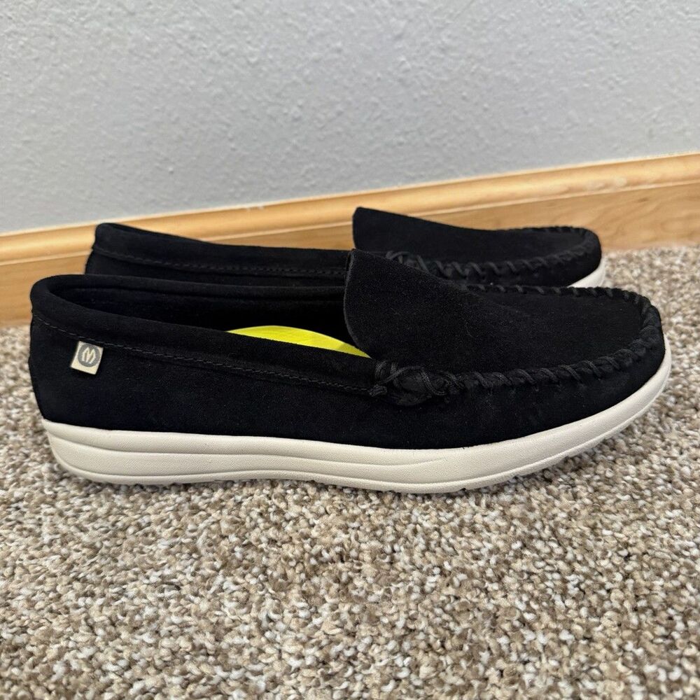 Minnetonka Women’s Discover Classic Slip On Suede Loafers size 8.5 Comfort